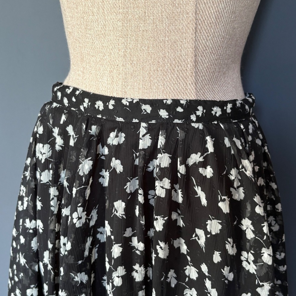 AllSaints Floral Clip Dot Pleated Mini Skirt | Size US 4 | Black Lined